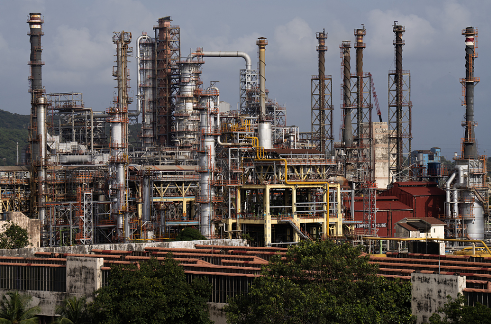 全球油市或迎“大量过剩”,美国能源心脏地带陷焦虑