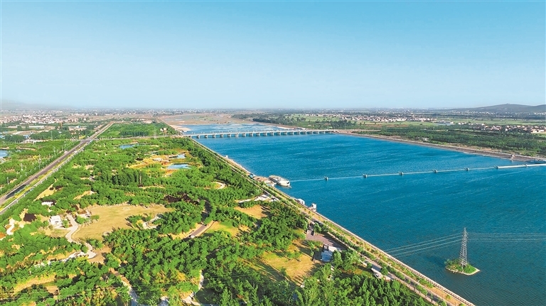 如今的北汝河水清、岸綠、景美。 汝州市委宣傳部供圖