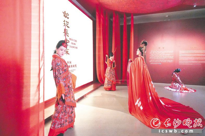 沉浸式剧场《她从长安来》。长沙晚报全媒体记者 邹麟 摄