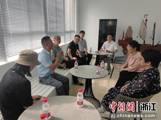 2025年6月,课题组走访调研现场。 (宁波大学东海研究院供图)