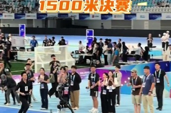 人形机器人”奥运会”1500米决赛，宇树春晚机器人夺冠