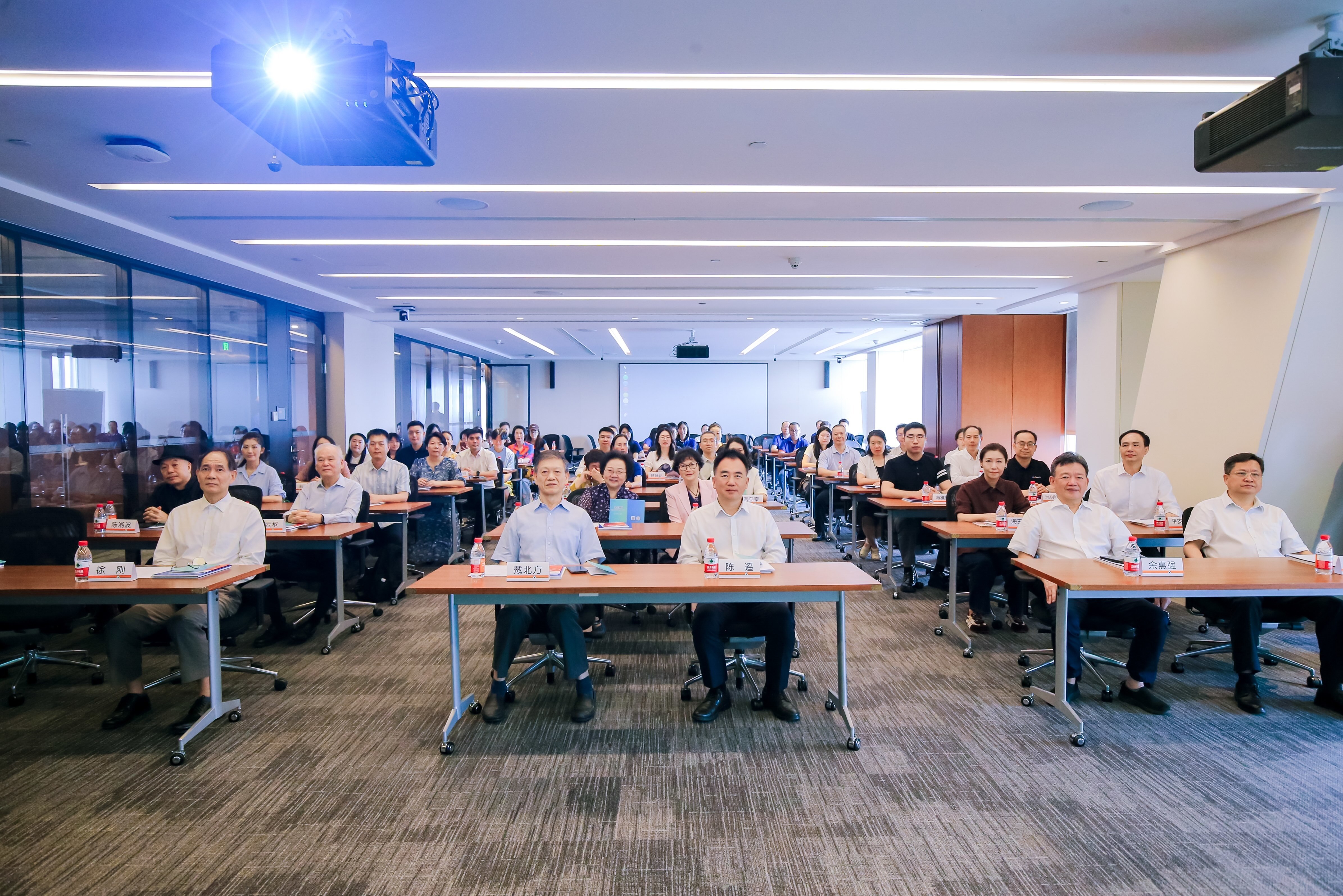 深圳古树助养行动正式启动！爱心企业、市民及家庭踊跃助养，携手守护鹏城绿色遗产