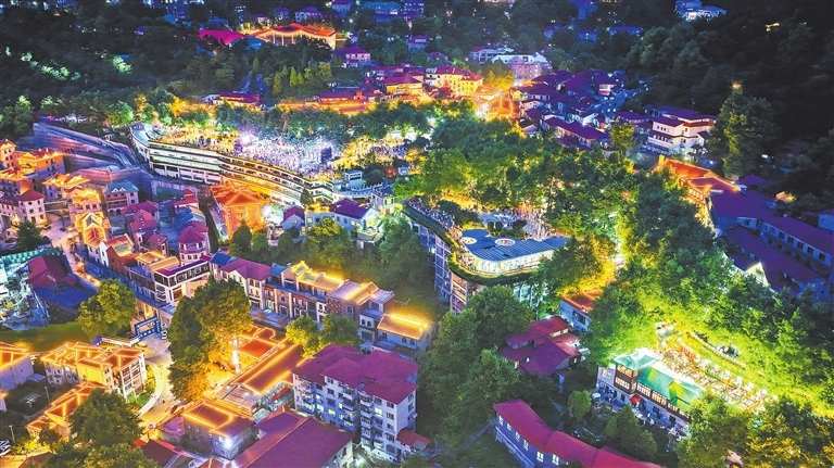 夜游庐山牯岭小镇（图）