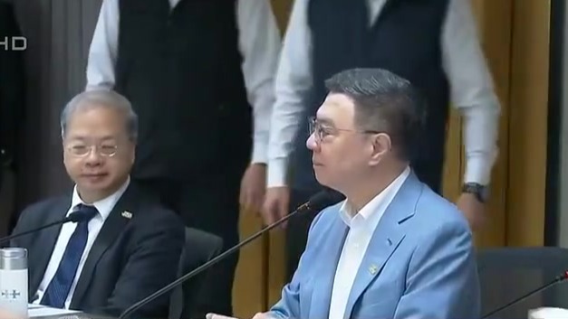 台湾关税叠加引爆不满，绿营官员逃避采访