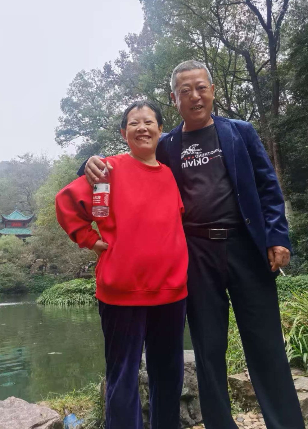 曾凡雄与妻子蒋巧云的合影。本文图片均由受访者提供