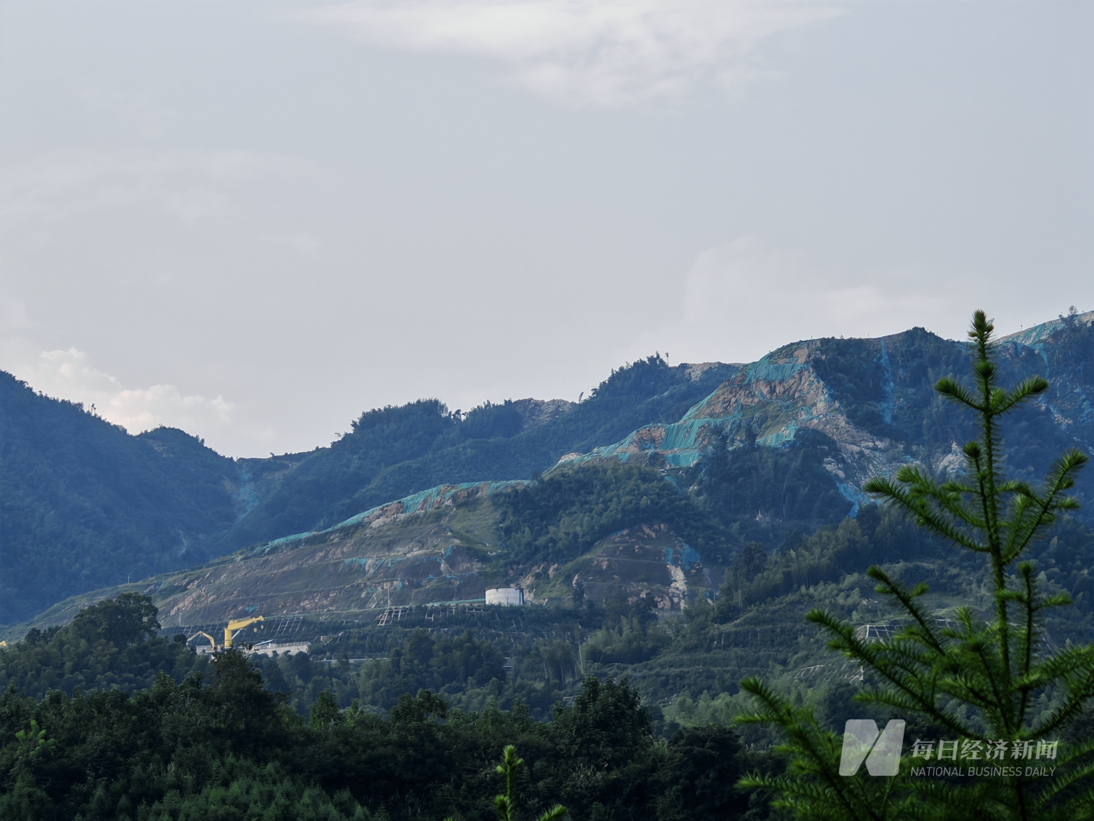 8月12日，枧下窝矿区已停工 图片来源：每经记者 孔泽思 摄