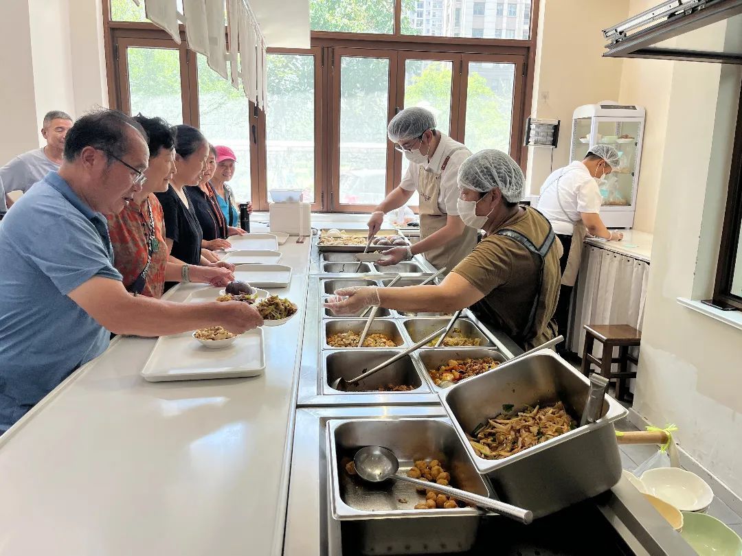 瞧!邳州老人的“被宠爱”日常