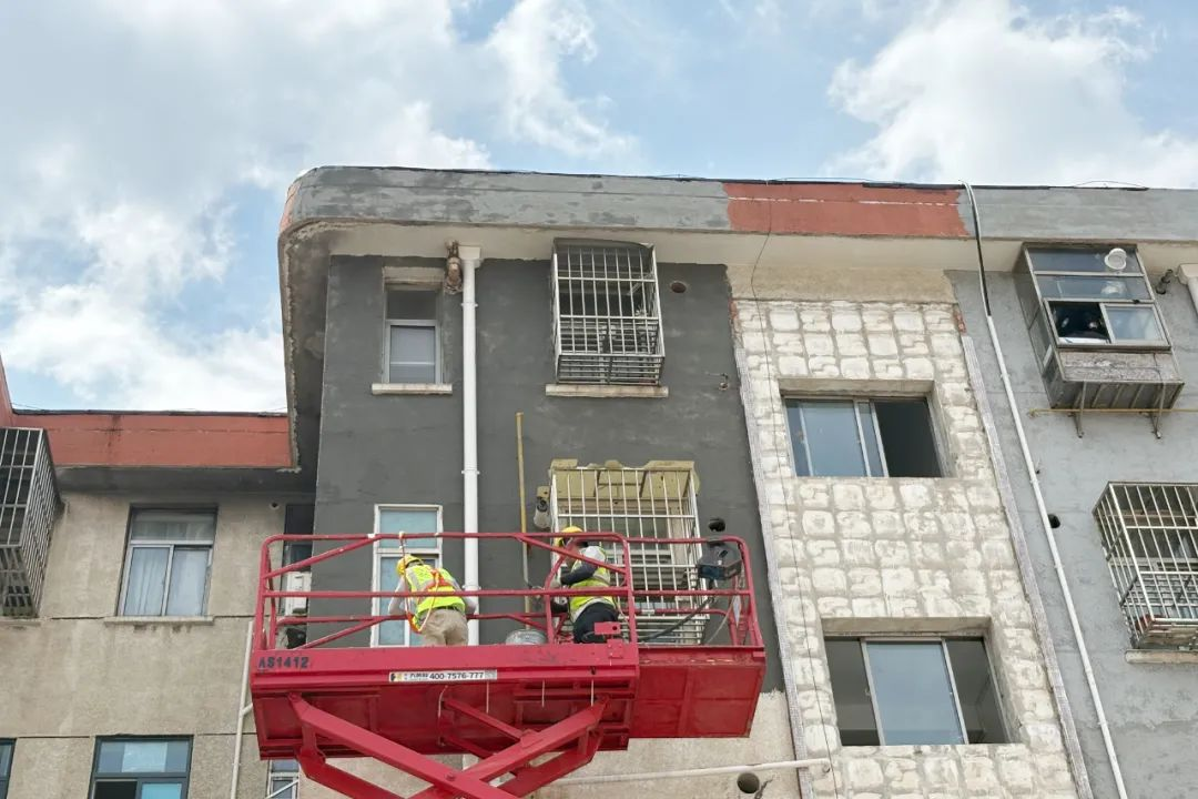 盐城市亭湖区老旧小区改造 以 “绣花功夫” 换居民舒心