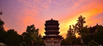 绚丽晚霞与超然楼同框 千名游客共赏初秋美景