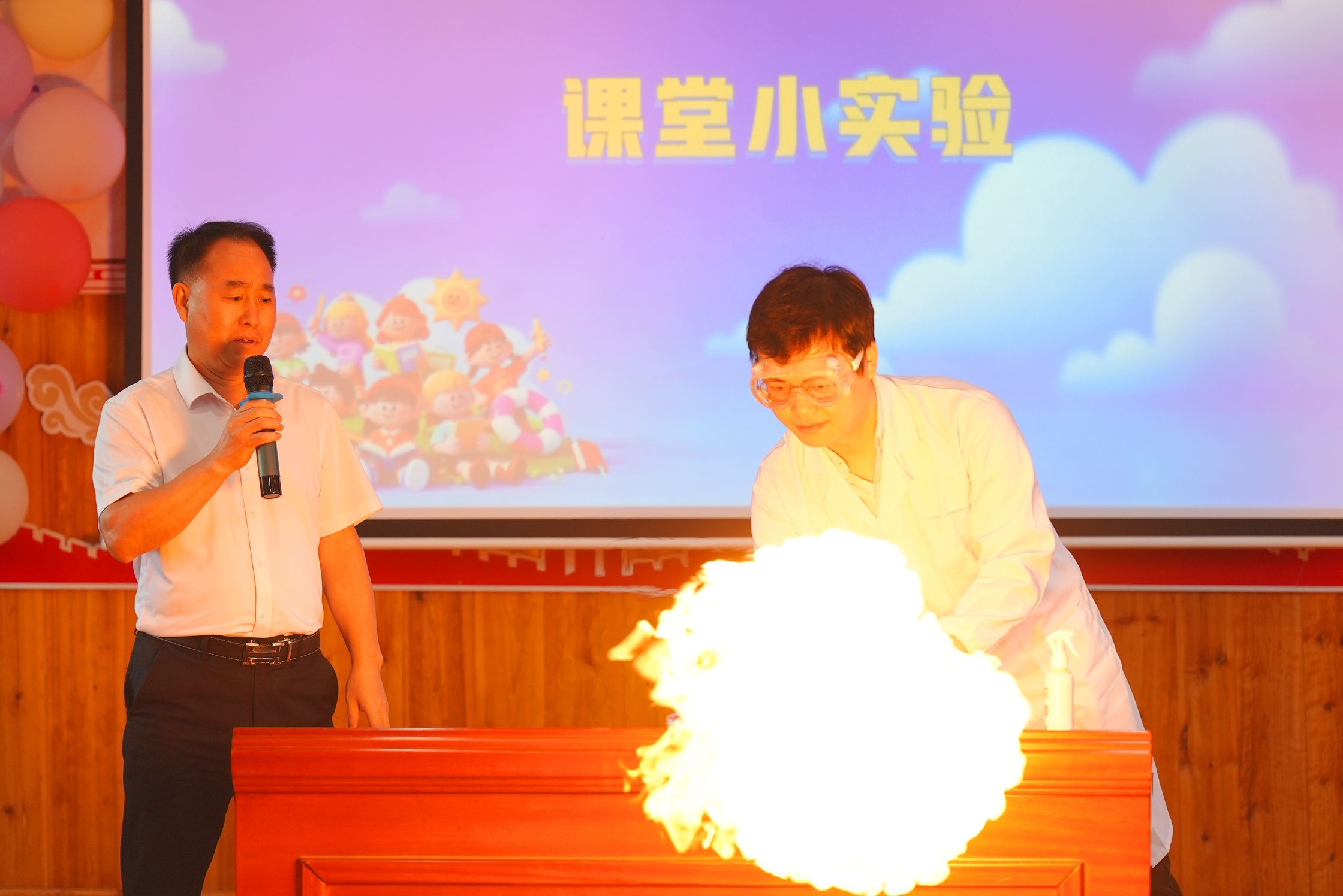 趣味课堂护航平安假期 多地开讲“爱心托管班·暑期安全课”
