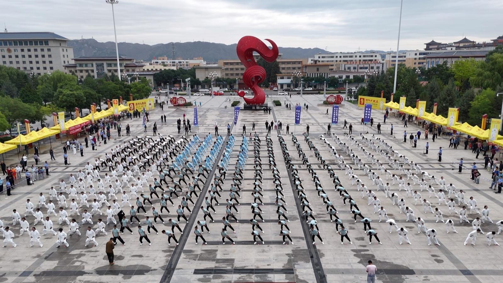 8队同台battle八段锦 永昌养生局太攒劲