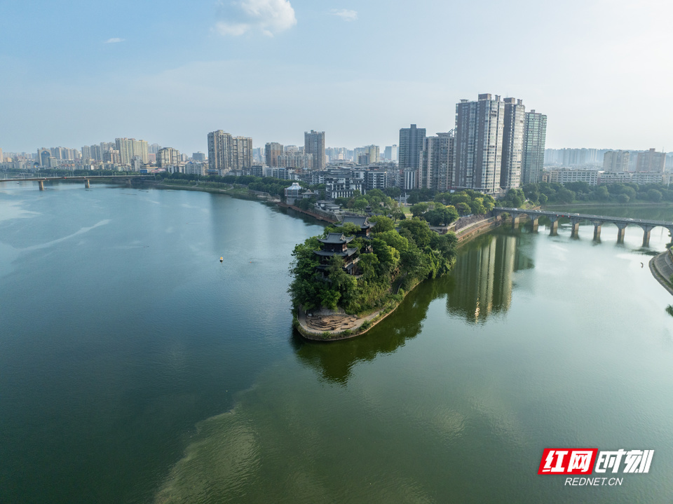 石鼓书院周边的滨水景观带与亲水空间，成为市民休闲的重要场所，三水交汇的生态画卷得以延续。