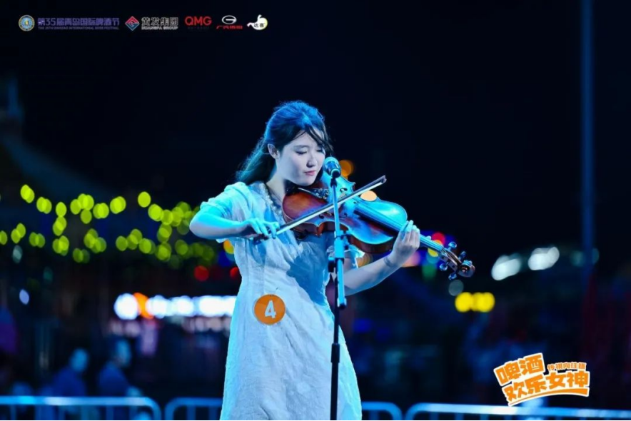 “啤酒欢乐女神”首场半决赛激情落幕!第二场巅峰对决8月12日在青岛西海岸新区金沙滩啤酒城继续上演!