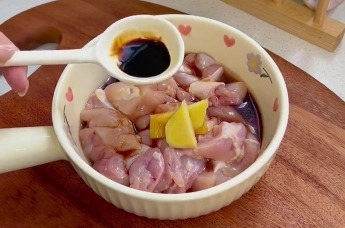 荣电集团：亚摩斯钛内胆低糖饭煲，低糖米饭放心吃