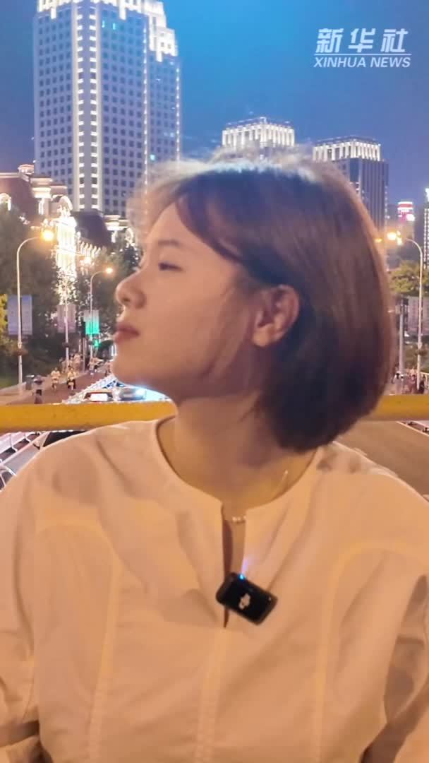 秀我中国｜巴士上听相声？全国首家移动相声剧场在天津开“驶”了