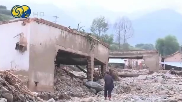 甘肃榆中马莲滩村受灾严重，救援艰难挺进