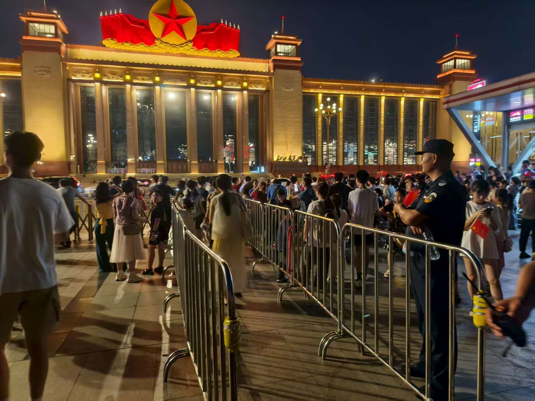 南昌八一广场设置打卡专属拍摄区