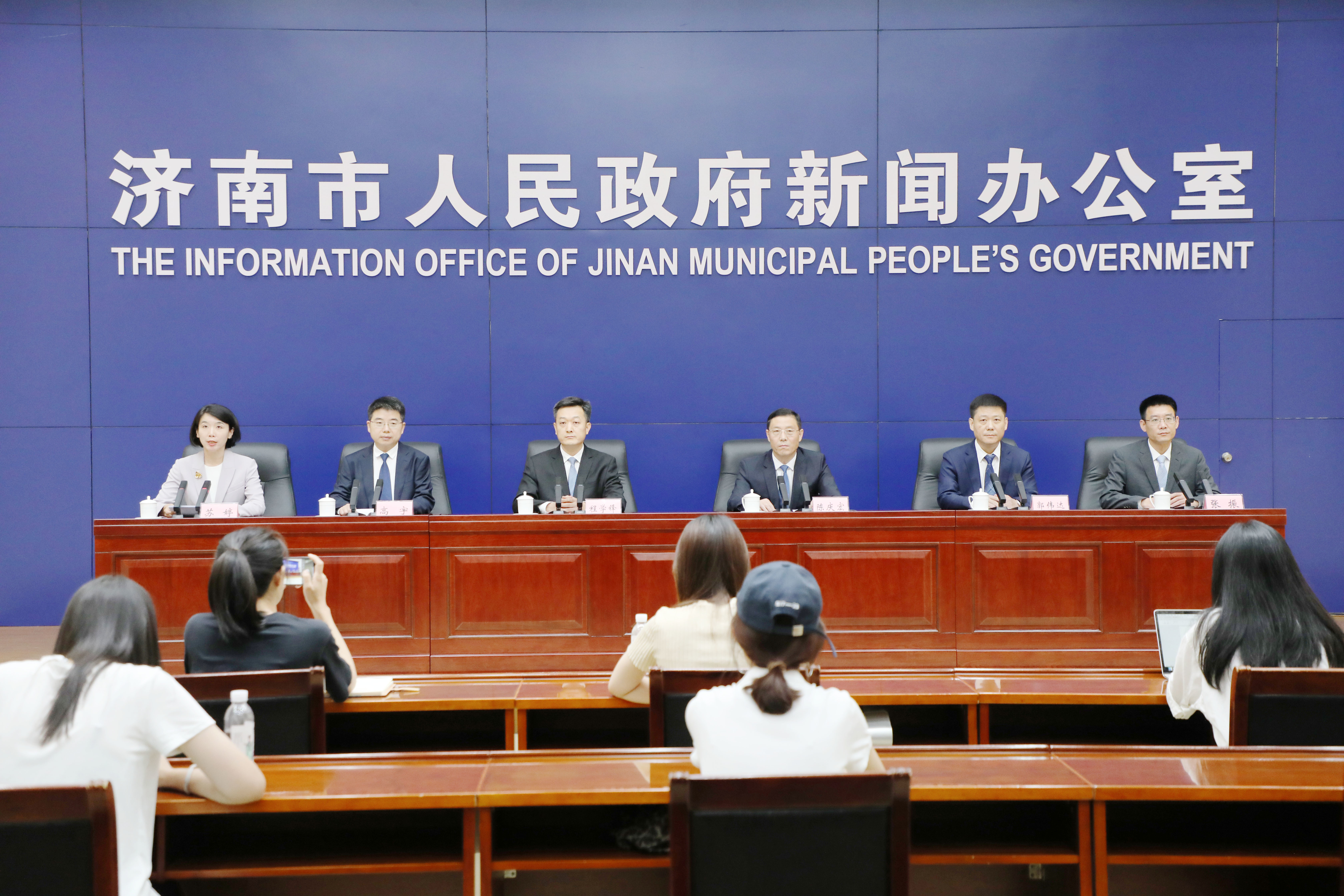 山钢股份加速“AI+钢铁”融合，年底前完成不少于10项AI场景及智能体应用落地