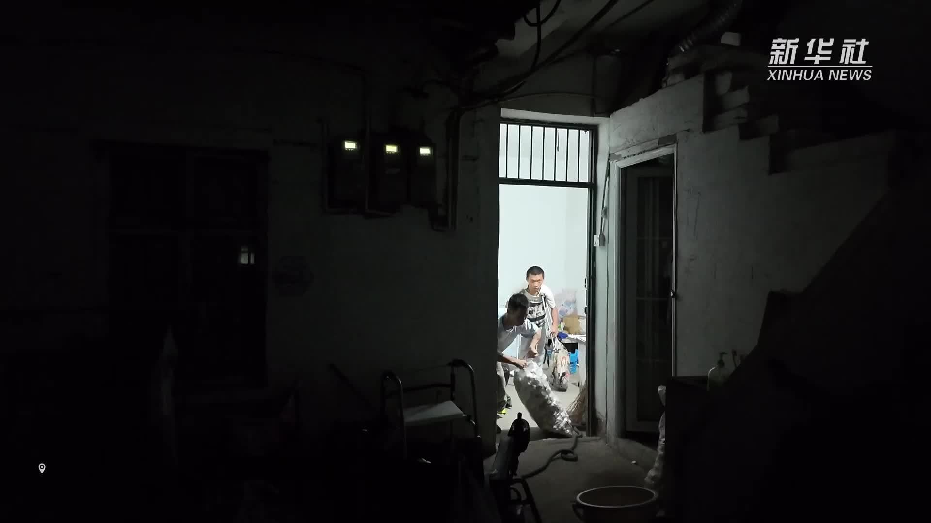 在裂缝中努力发芽——三位“00后”脑瘫小伙组团创业