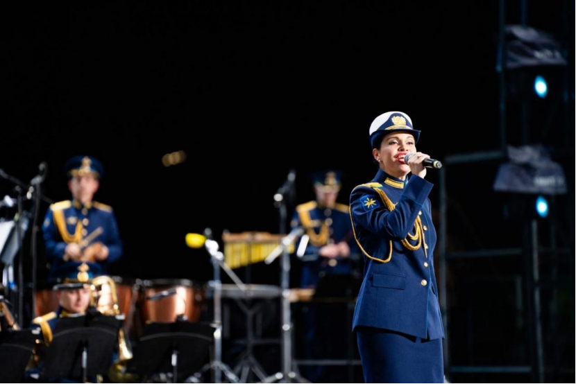 《胜利之歌》在青岛西海岸新区金沙滩啤酒城震撼延续