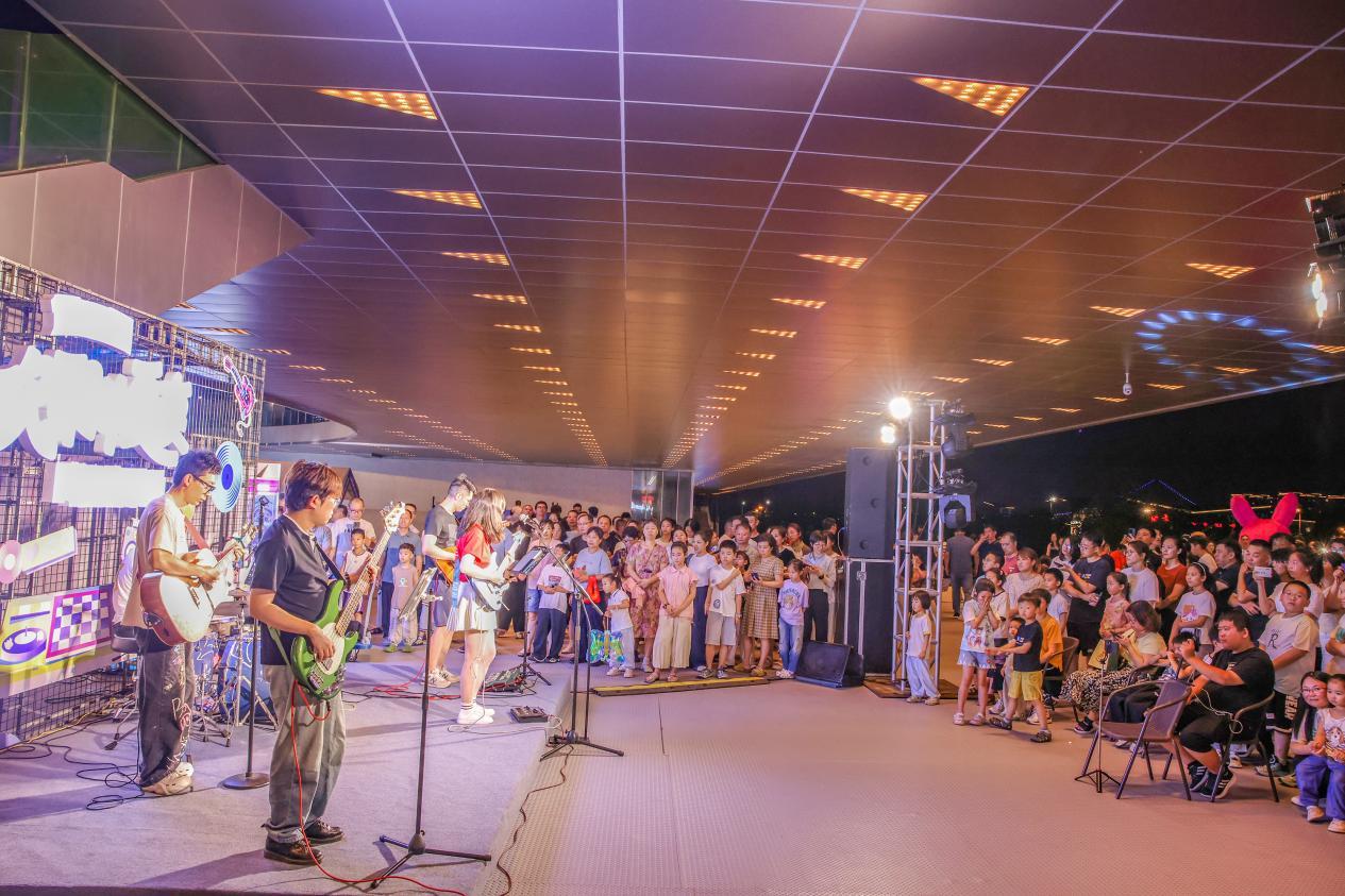欢聚仲夏夜乐队演出