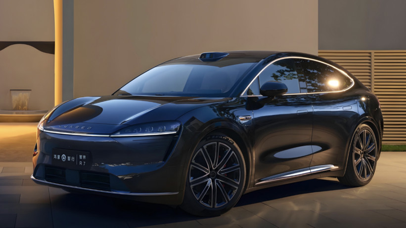 智界独立上位，问界备受压力！华为百亿豪赌改写内部生态格局