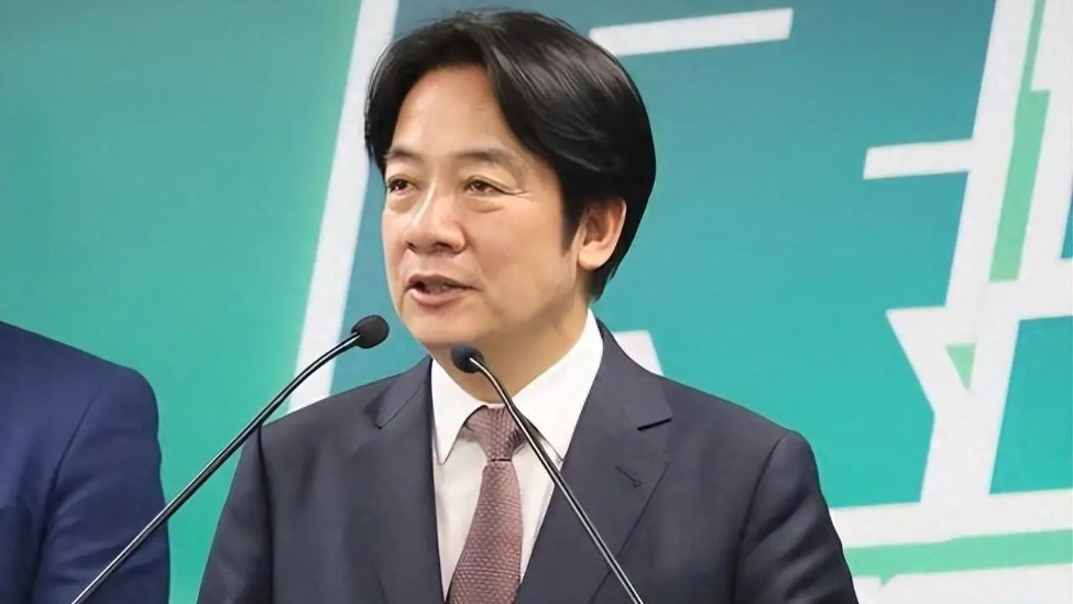 赖清德“又跪又舔又爬又拜”，蔡正元：结果被美国扒得一干二净