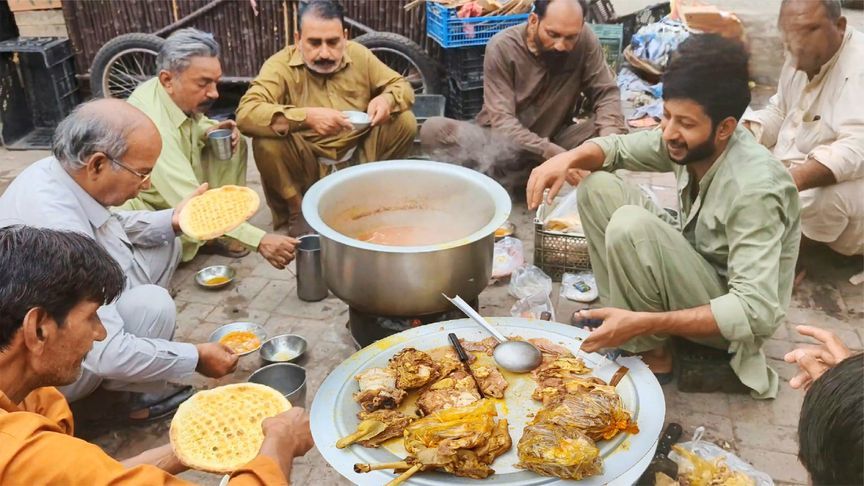 一吃就是一整天，巴铁穷人就爱吃牛头自助餐，50卢比就能入场