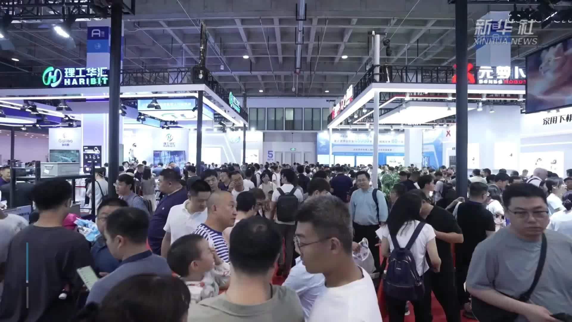 安徽首款全自研绳驱机器人首秀