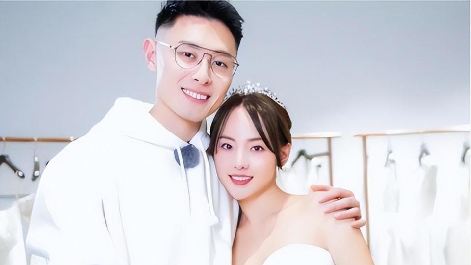 有一种“算计”叫张嘉倪与买超：离婚一年后，才看懂这盘大棋封面图