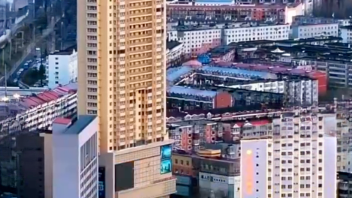 打破“房子白菜价”标签，鹤岗开发百万元高档小区，住建局：过去5年房价涨超800元，去年外地人购房5680套