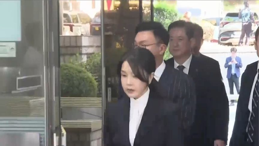 金建希现身法院接受审查，韩国或首次出现前总统夫妇同时被捕