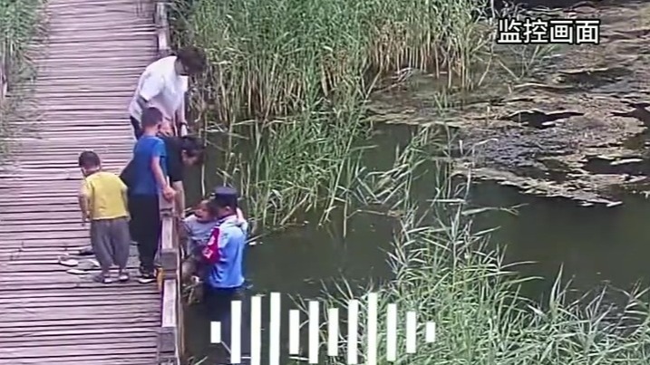 金昌62岁保安大叔果断跳水救人