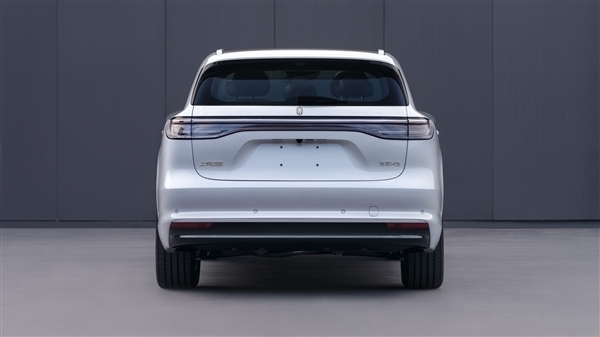 最亲民的鸿蒙智行来了!上汽集团总裁贾健旭带华为余承东试驾尚界H5