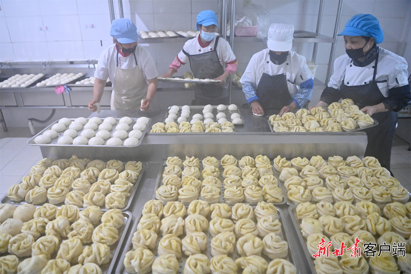 甘肃榆中安置点升腾烟火气