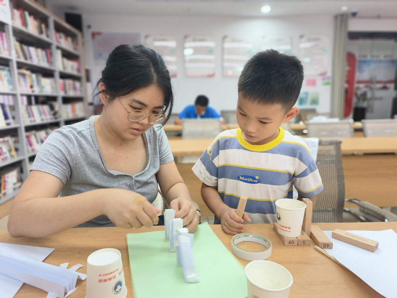 西乡永丰社区举办“我是小小科学家”亲子科学实验探索系列活动