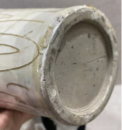 (图三十四,白釉珍珠地划花梅瓶,段店窑址采集,现藏鲁山段店窑博物馆)