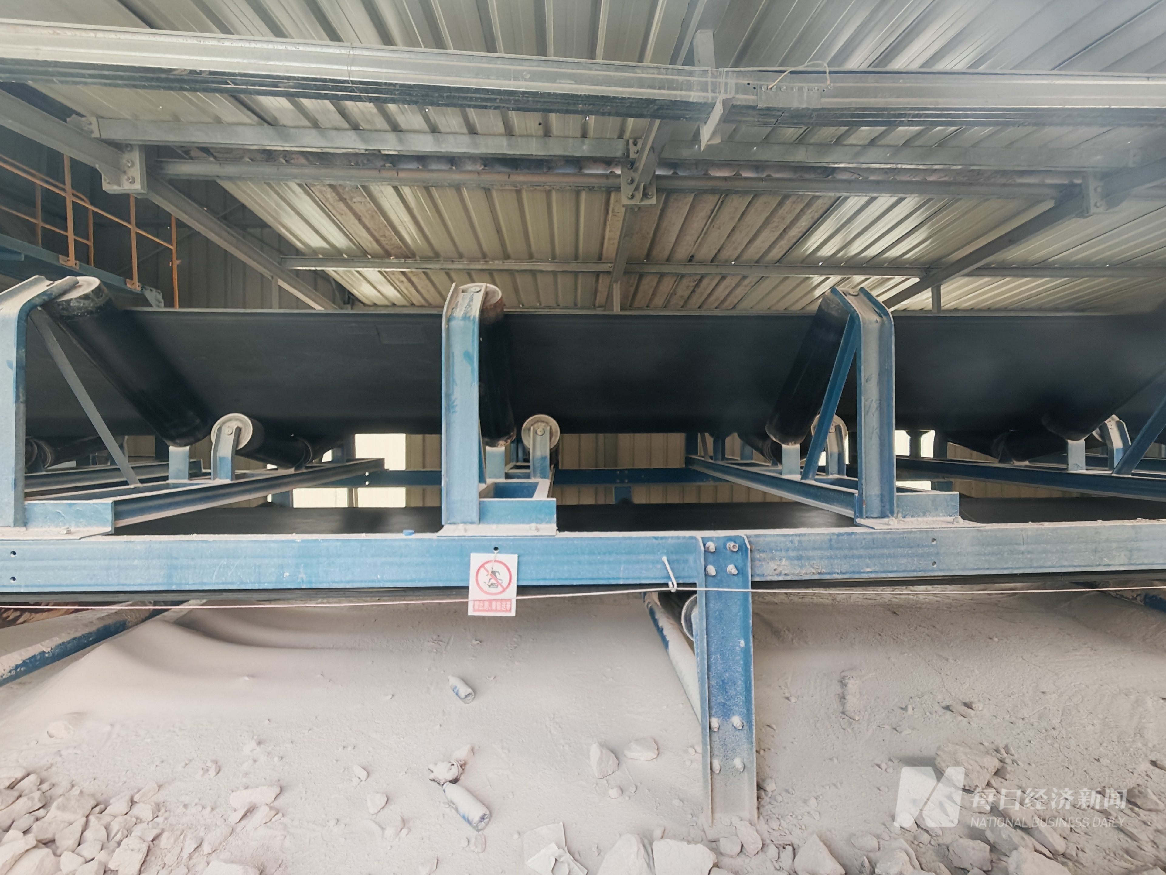 宁德时代矿石传送带12日下午未运行 图片来源：每经记者 孔泽思 摄