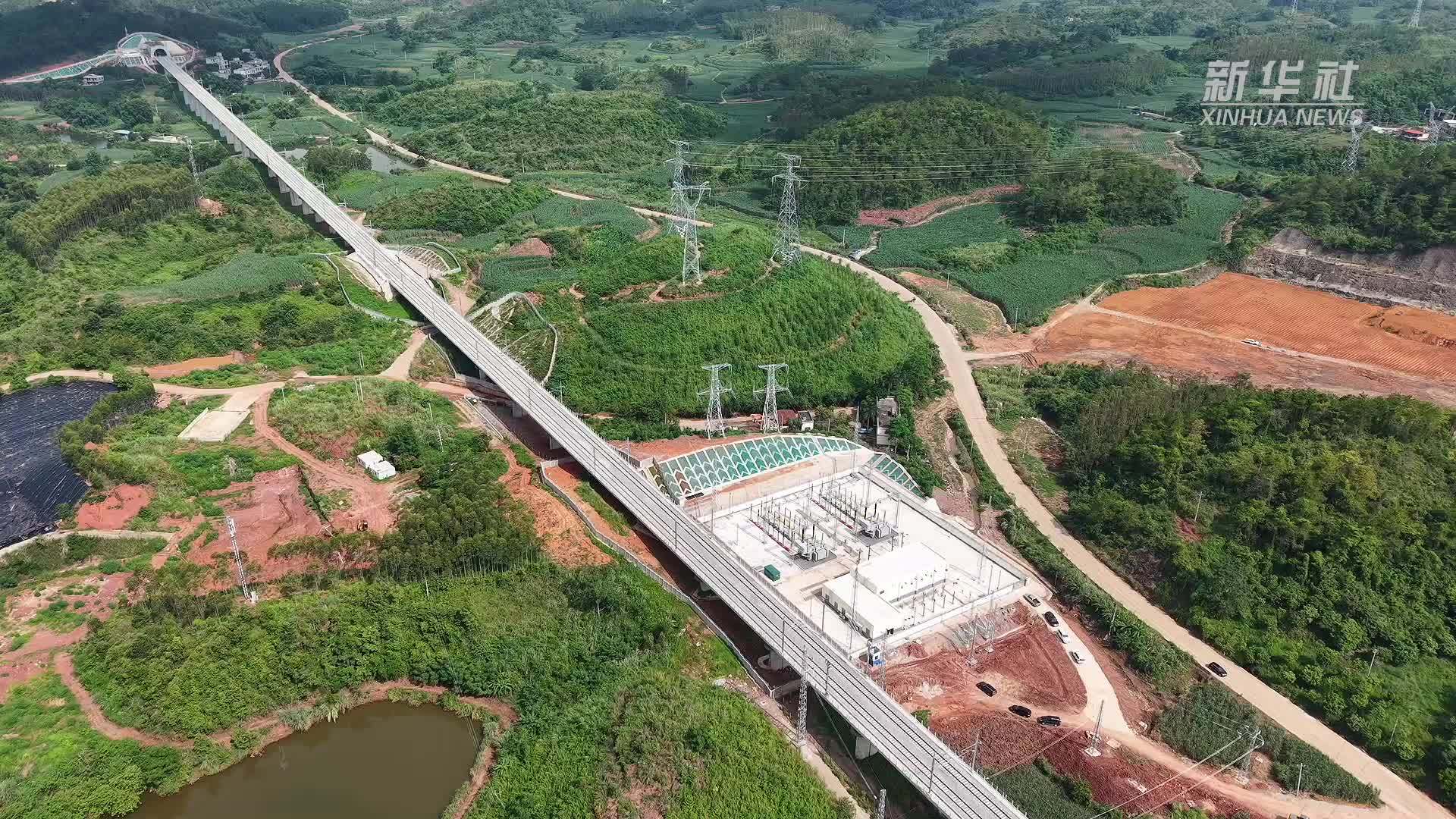 南凭高铁崇凭段全线接触网一次送电成功