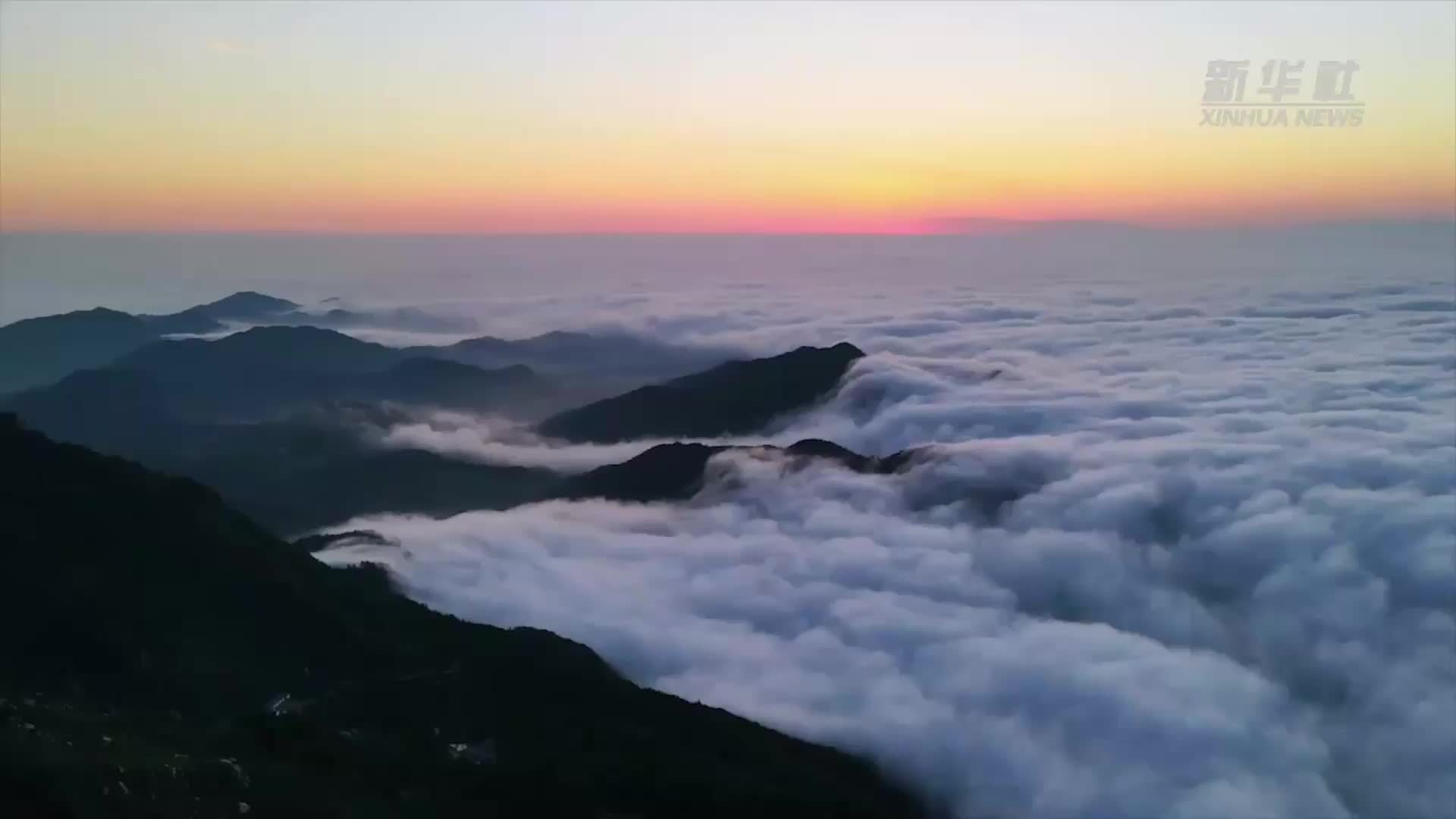 千城胜景｜云海漫卷绕灵山
