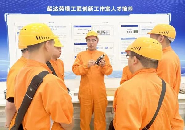 赵达在工作现场。受访者供图