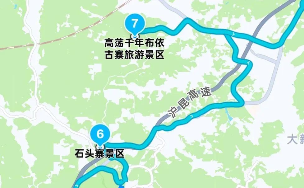 △衔接起瀑布群与万峰顶自然景观的两座村寨——石头寨和高荡千年布依古寨。(图/腾讯地图)