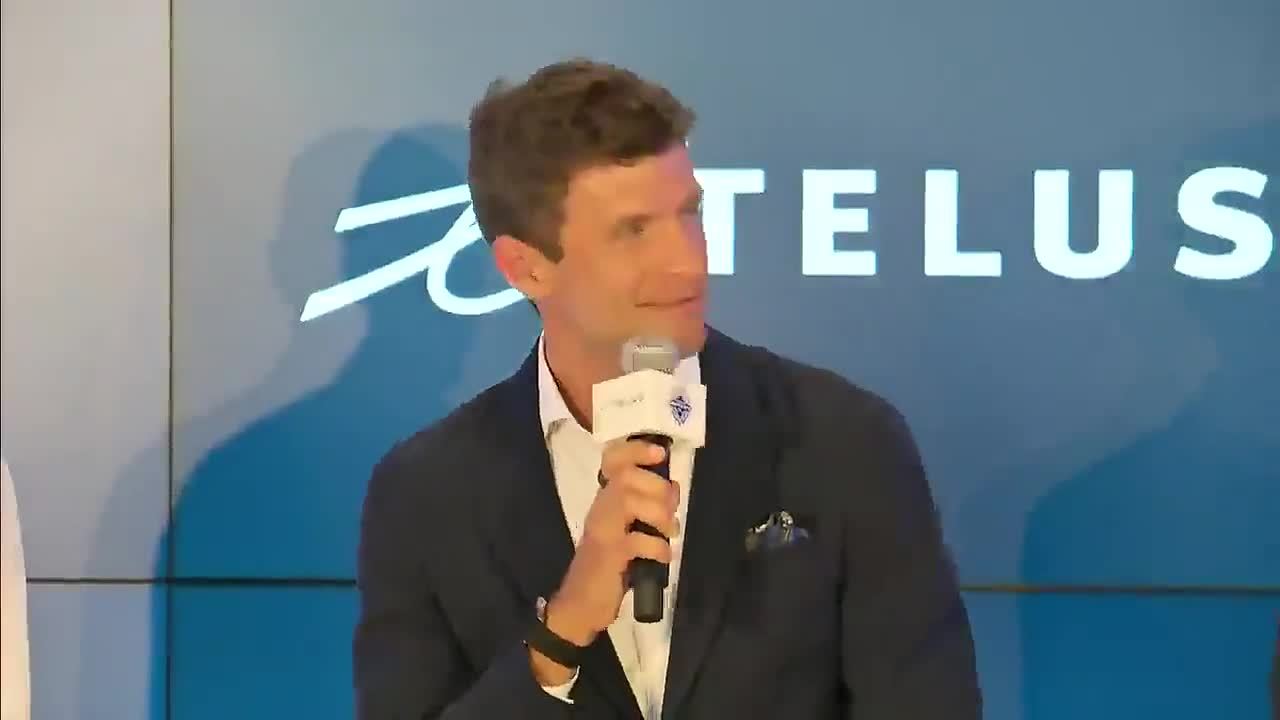 还是熟悉的味道，穆勒在昨日的温哥华发布会上模仿羊叫