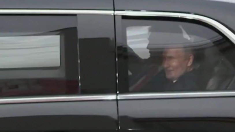 现场视频：特朗普和普京同坐美国总统专车离开机场