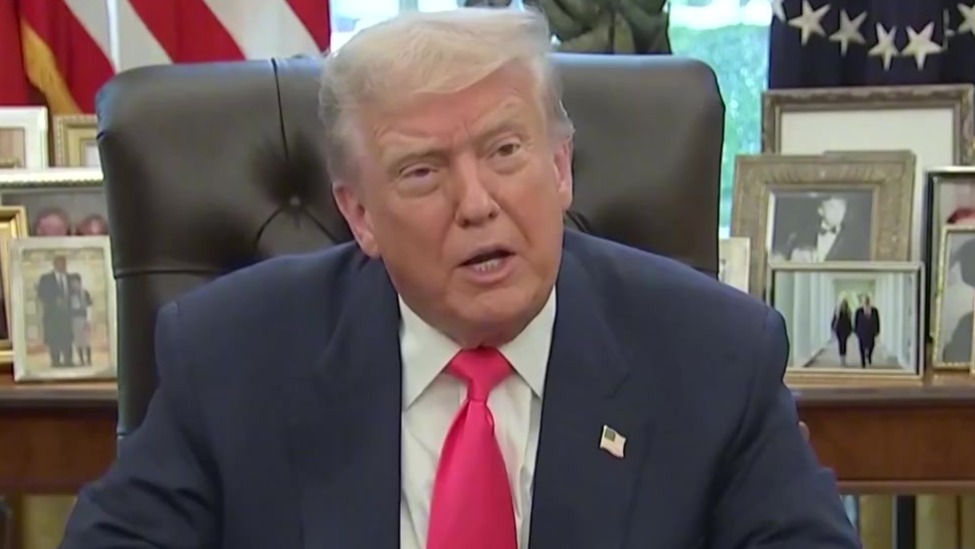 特朗普自曝25%崩盘率，普特闭门加长午餐藏乌克兰生死棋局？