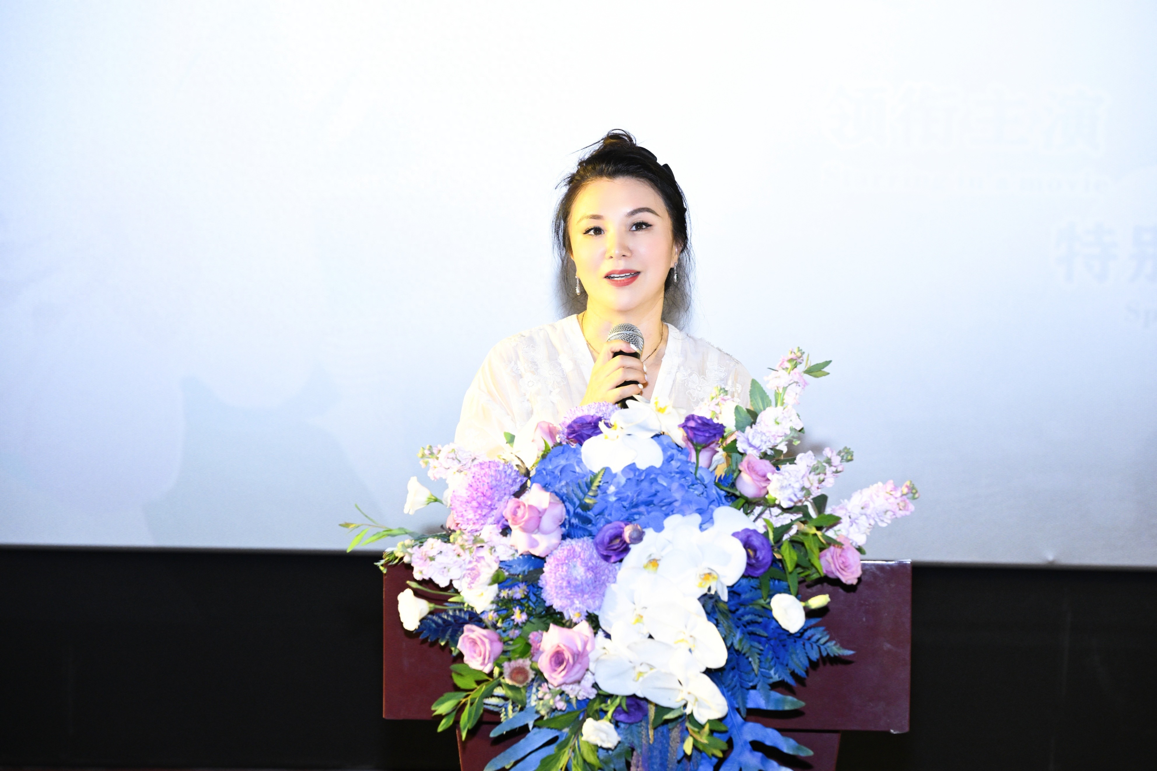 总制片人 何海樱