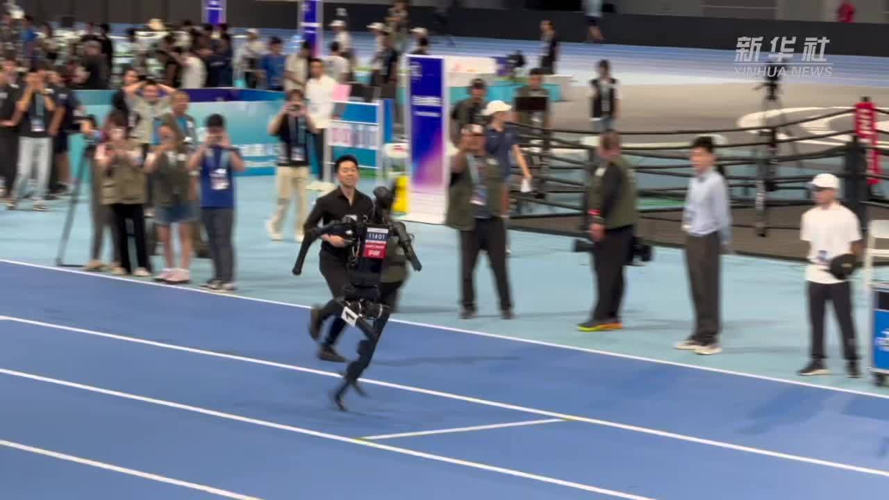 人形机器人赛跑哪家强？1500米冠军跑进6分35秒