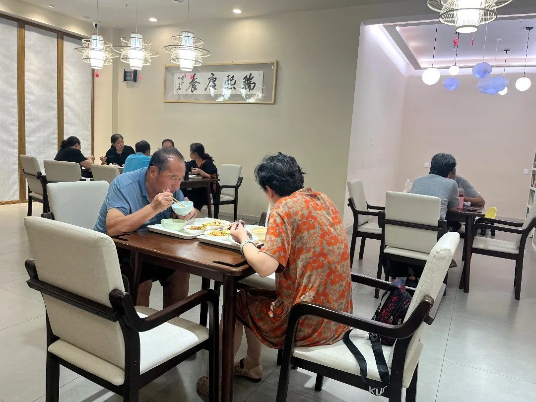 瞧!邳州老人的“被宠爱”日常