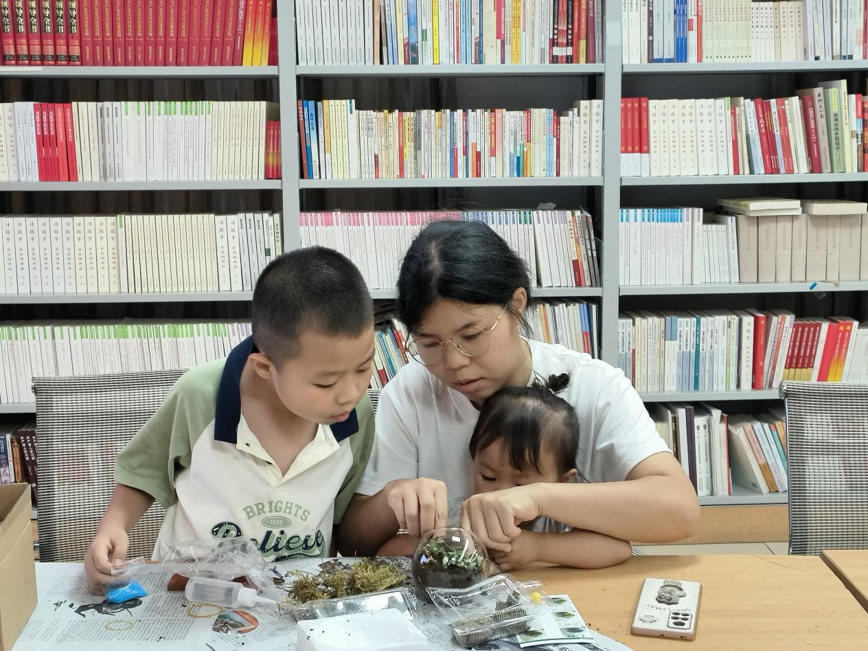 西乡永丰社区举办“我是小小科学家”亲子科学实验探索系列活动