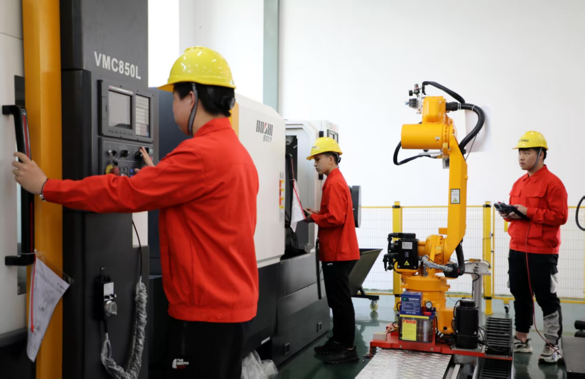 先进的智能制造机器人赛训室